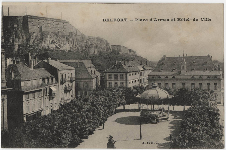 Belfort, place d’Armes et Hôtel-de-Ville.