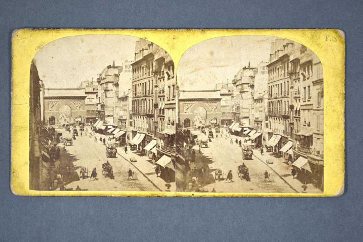 Paris (IIIe arrt), rue Saint-Martin, la porte de ville dite "Porte Saint-Martin".