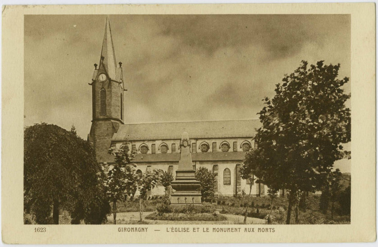 Giromagny, l'église et le monument aux Morts.