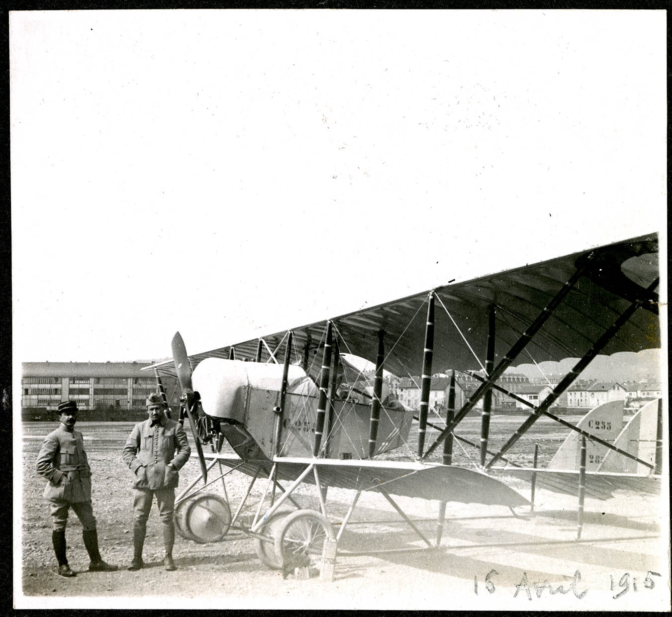 Belfort, Centre aéronautique militaire, Champ-de-Mars (Parc-à-Ballons), un avion de reconnaissance français, le 15 avril 1915.