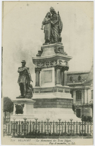 Belfort, le monument des Trois Sièges, vue d'ensemble.