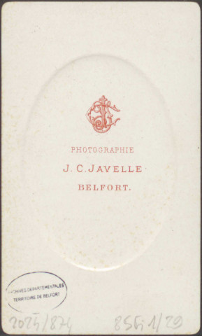 Officier du 42e régiment d'infanterie de ligne, épaulettes à franges souples, décoré de l'Ordre de la Légion d'Honneur (grade : chevalier ; République), Médaille militaire (Empire) et de 2 autres distinctions.