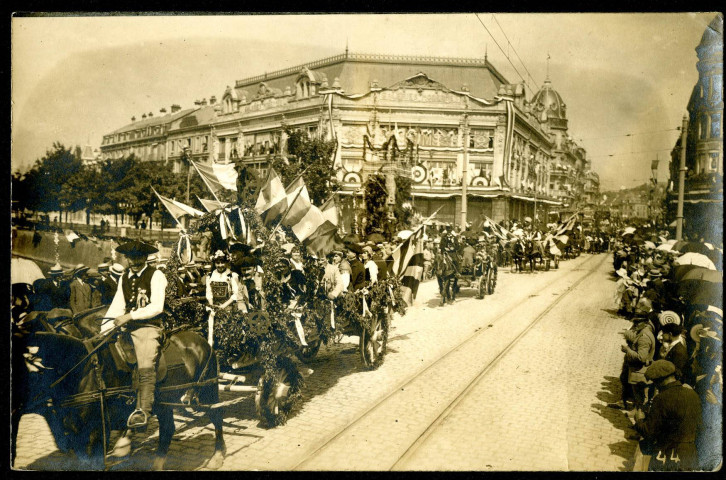 Belfort, grandes fêtes patriotiques des 15, 16, 17 août 1919, le char de la ville de Mulhouse.