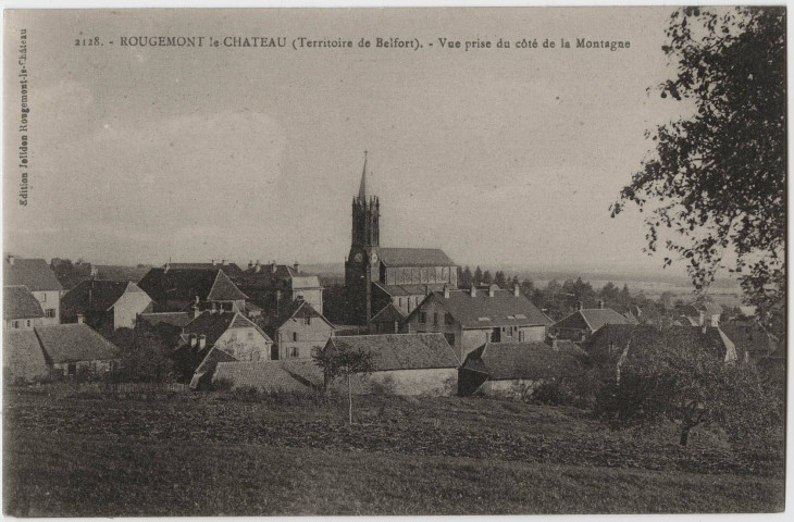 Rougemont-le-Château (Territoire de Belfort), vue prise du coté de la montagne.
