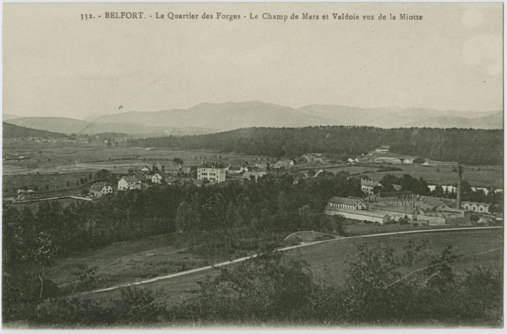 Belfort, le quartier des Forges, le champ de Mars et Valdoie, vus de la Miotte.