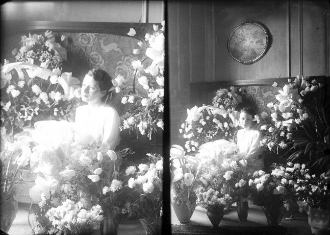 Double cliché. Mariée assise au milieu d'une décoration florale luxuriante.