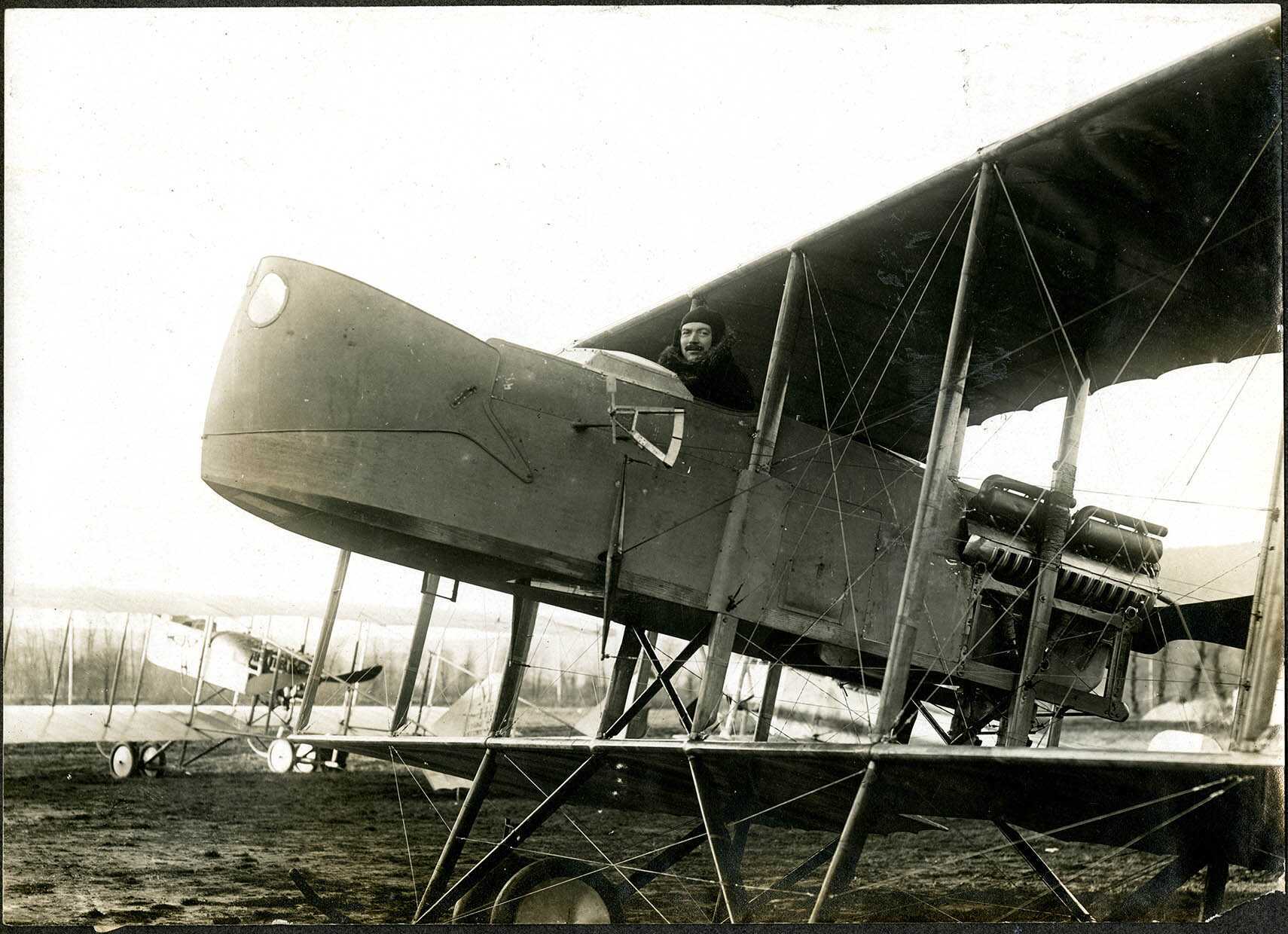Belfort, Centre aéronautique militaire, Champ-de-Mars (Parc-à-Ballons), un avion de reconnaissance et bombardier français.