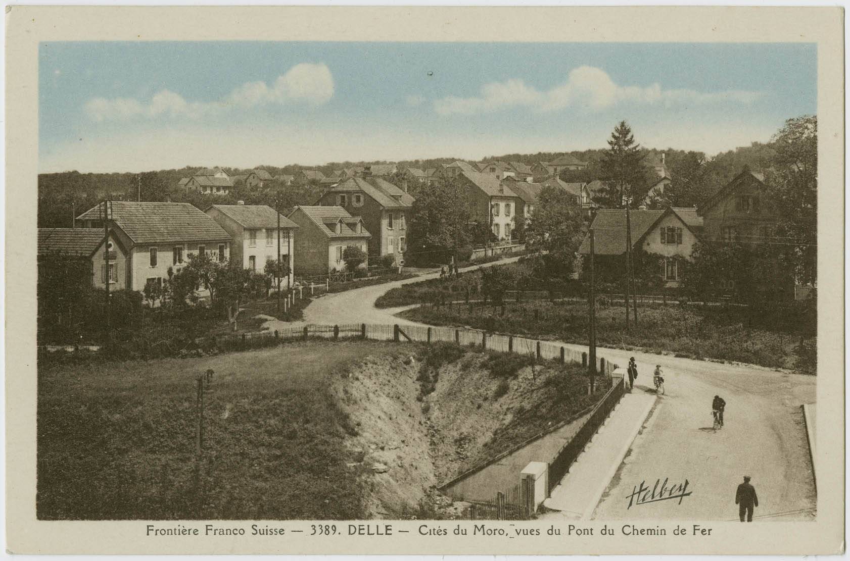 Frontière Franco Suisse, Delle, cités du Moro vues du pont du
                                Chemin de fer.