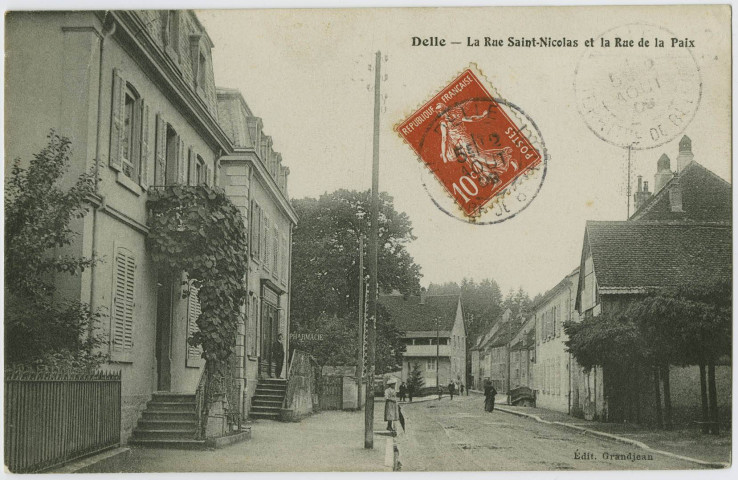 Delle, la rue Saint-Nicolas et la rue de la Paix.
