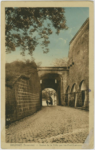 Belfort (Territoire), sortie de la ville par les fortifications.