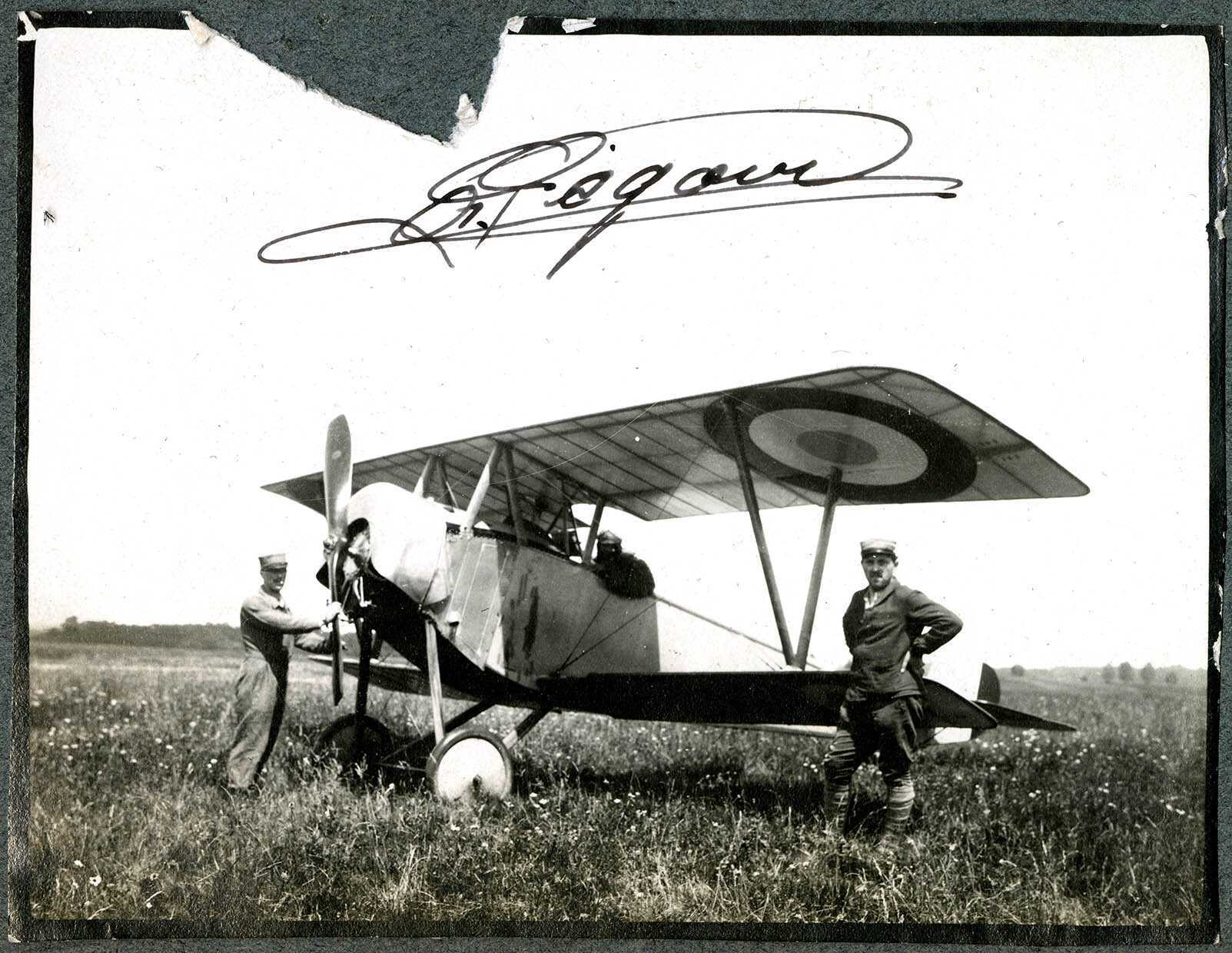Fontaine, terrain aéronautique militaire, un avion de reconnaissance, le 11 juillet 1915.