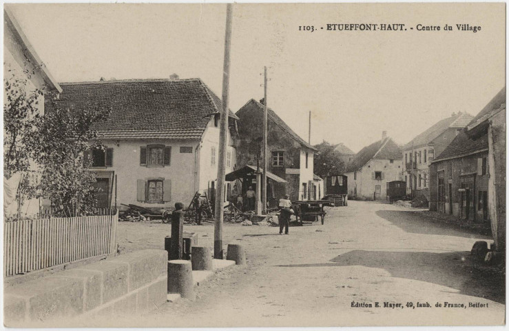 Etueffont-Haut, centre du village.