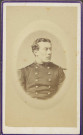 Officier du 42e régiment d'infanterie de ligne, épaulette à franges souples et contre-épaulette gauche.