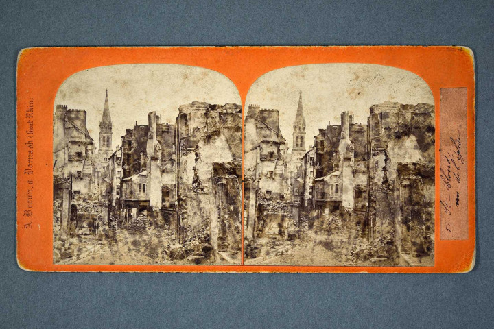 Saint-Cloud (Hauts-de-Seine), rue de l'église, le clocher de l'église paroissiale catholique Saint-Clodoald, ruines.