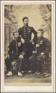 Groupe de trois soldats d'infanterie, Paillard, Ardit et Crouzet, tuniques et dolman à jupe sans ornement ni épaulette, sans numéro régimentaire, décorés de différentes distinctions comme celles de l'Ordre de la Légion d'Honneur (grade : chevalier ; Empire) ou encore de la Médaille militaire (Empire).