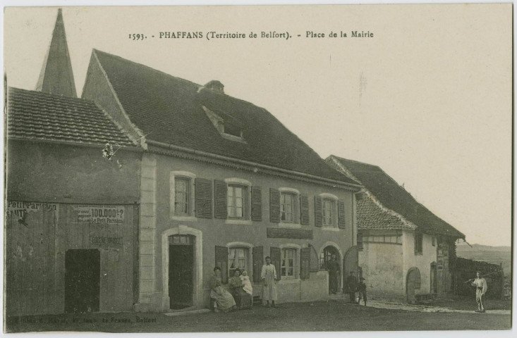 Phaffans (Territoire de Belfort), place de la mairie.