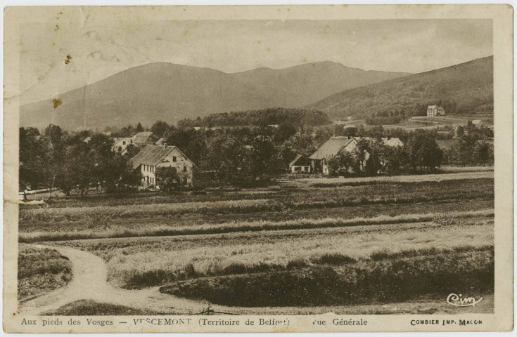Vescemont (Territoire de Belfort), aux pieds des Vosges,vue générale.