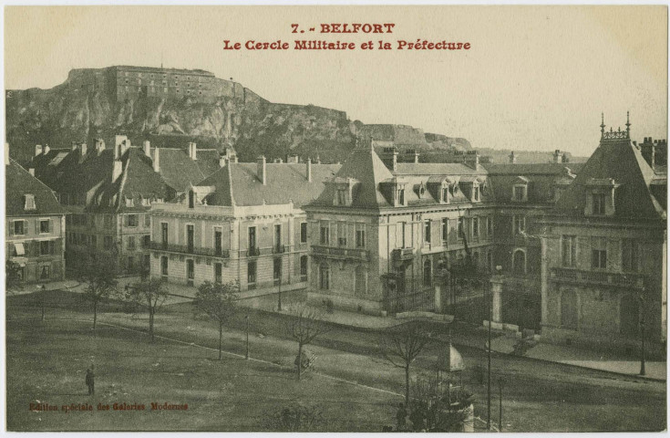 Belfort, le cercle militaire et la préfecture.