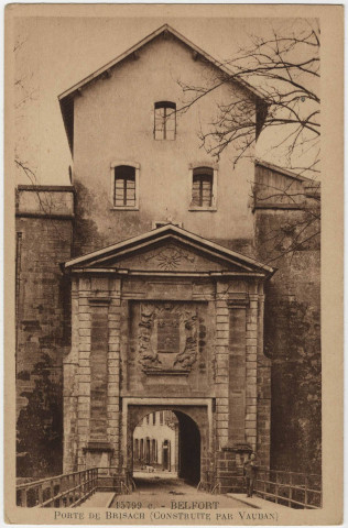 Belfort, la porte de Brisach (construite par Vauban).