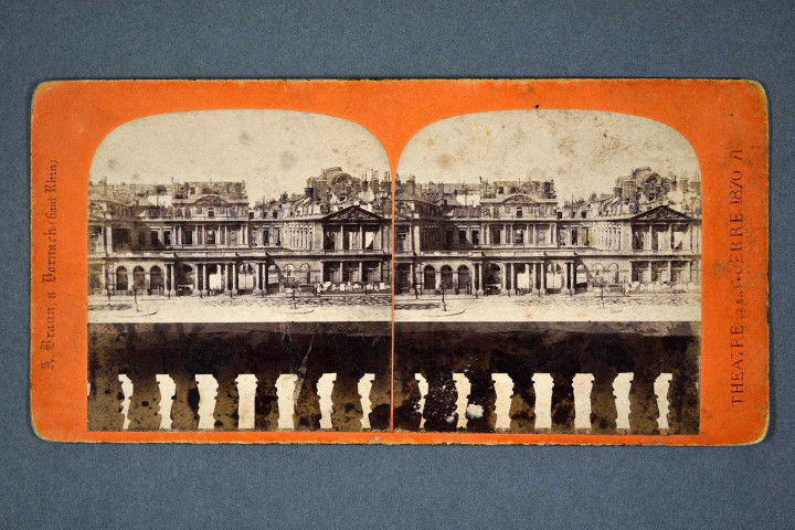 Paris, rue de Rivoli, le Palais-Royal (siège du Conseil d'Etat depuis 1875), ruines.