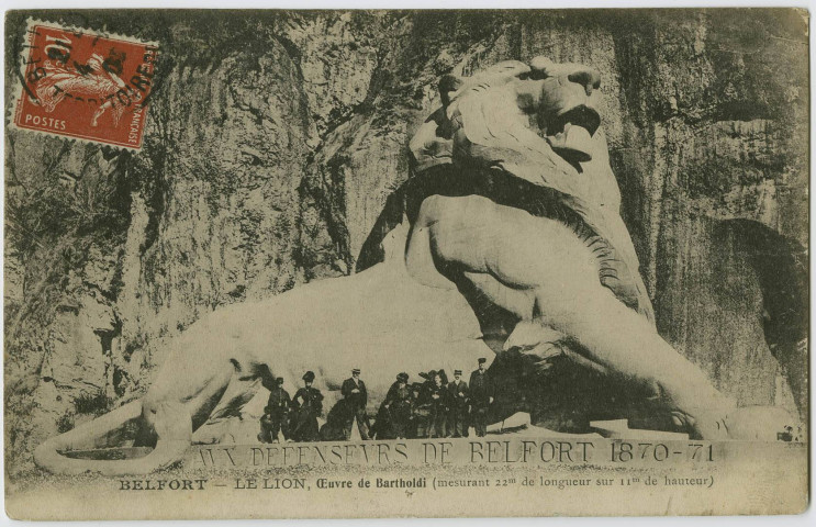 Belfort, le Lion œuvre de Bartholdi (mesurant 22 m. de longueur et 11 m. de hauteur).