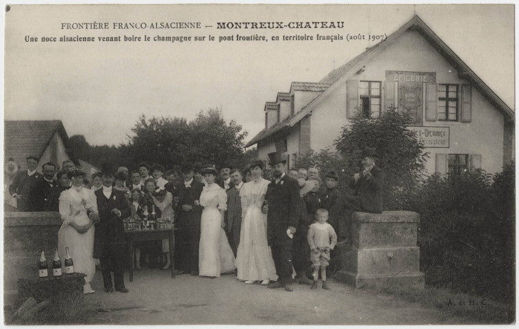 Frontière franco-alsacienne, Montreux-Château, une noces alsacienne venant boire le champagne sur le pont frontière, en territoire français (août 1907).