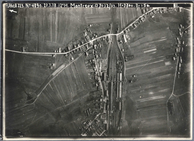Petit-Croix, vue aérienne, gare ferroviaire de Montreux.