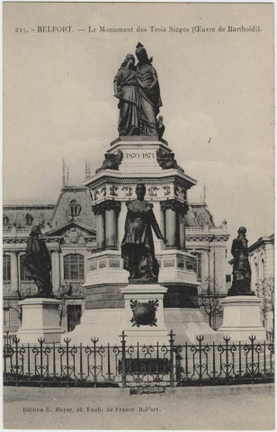 Belfort, le monuments des Trois Sièges (œuvre de Bartholdi).