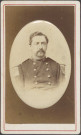 Officier du 42e régiment d'infanterie de ligne, épaulettes à franges souples.
