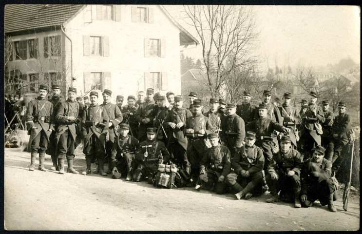 Bavilliers, deuxième jour des marches d'épreuve du 35ème Régiment d'Infanterie.