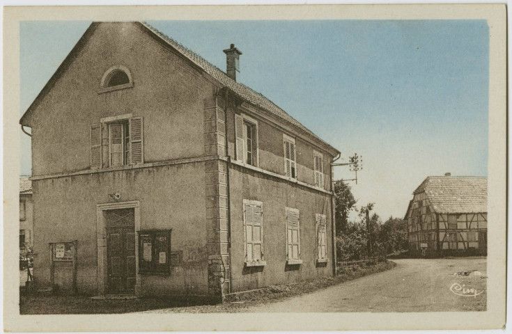 Lepuix-Delle (Ter. de Belfort), école et mairie.