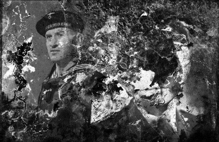 Quadruple cliché d'un jeune soldat de la Kriegsmarine : plaque de verre 10x15 cm.