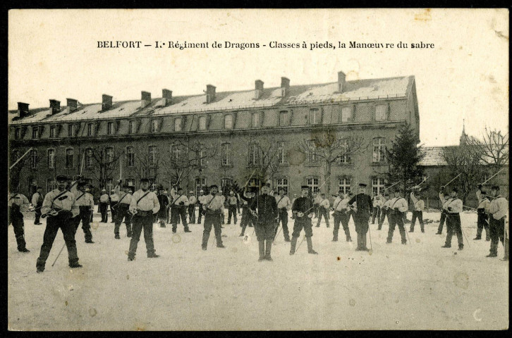 Belfort, 11e Régiment de Dragons, classes à pieds, la manœuvre du sabre.