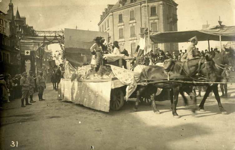 [Belfort, grandes fêtes patriotiques des 15, 16, 17 août 1919]. Char de Vauban.