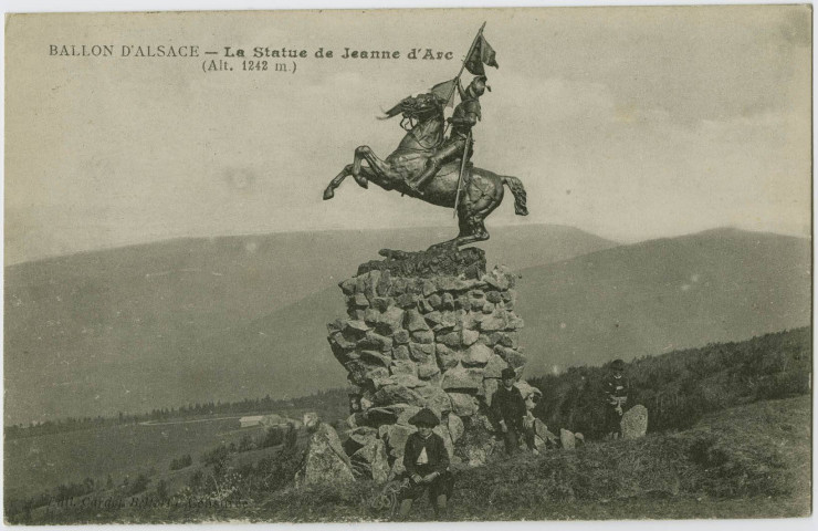 Ballon d'Alsace, la statue de Jeanne d’Arc (alt. 1242 m.).