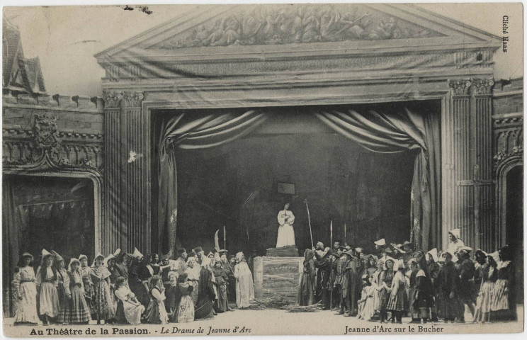Au Théâtre de la Passion, le drame de Jeanne d'Arc, Jeanne d'Arc sur le bucher.