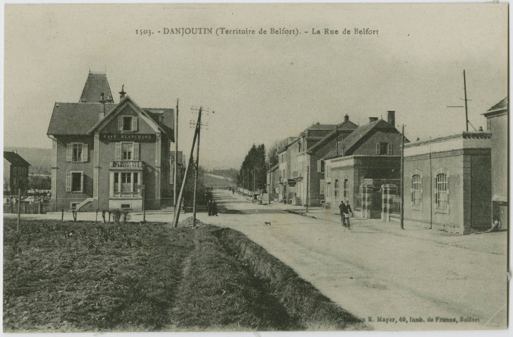 Danjoutin (Territoire de Belfort), la rue de Belfort.