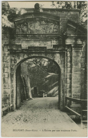 Belfort, l'entrée par une ancienne porte.