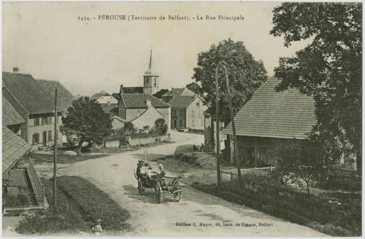 Pérouse (Territoire de Belfort, la rue principale.