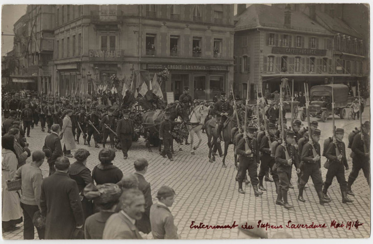 [Belfort, place de la bascule], enterrement du sapeur Laverdure, mai 1914.