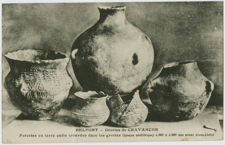 Belfort, grottes de Cravanche, poteries en terre cuite trouvées dans les grottes (époque néolithique) 4000 à 3000 avant Jésus-Christ.
