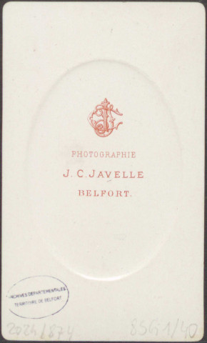 Officier du 42e régiment d'infanterie de ligne, épaulette à franges souples et contre épaulette droite.