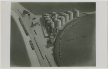 [Morvillars, port du canal du Rhône au Rhin, installation pétrolière].