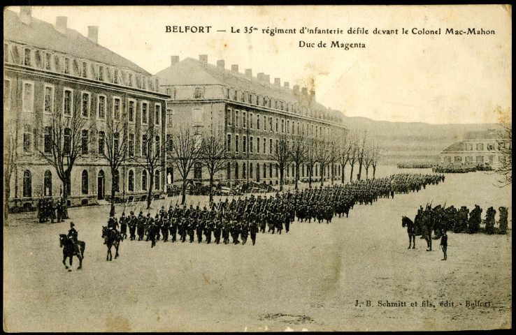 Belfort, le 35e régiment d'infanterie défile devant le colonel Mac-Mahon, duc de Magenta.