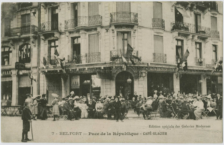 Belfort, place de la République, café glacier.