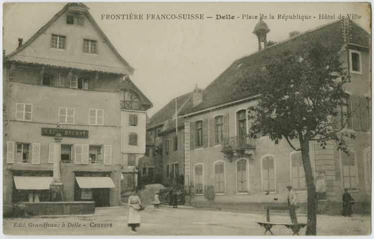 Frontière Franco-Suisse, Delle, place de la République, Hôtel de Ville.