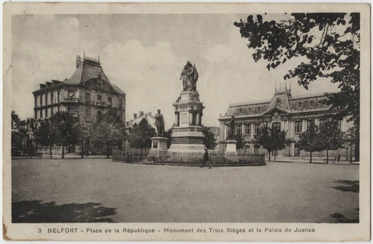 Belfort, place de la République, monument des Trois Sièges et palais de justice.