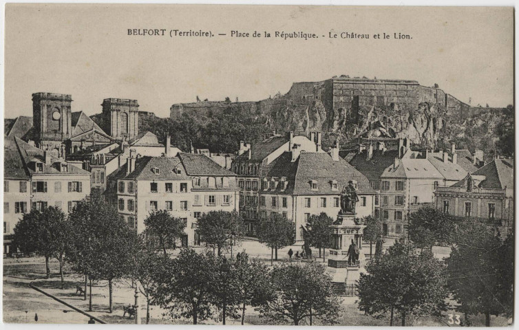 Belfort (Territoire), place de la République, le château et le Lion.