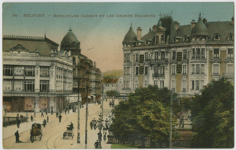 Belfort, boulevard Carnot et les grands magasins.