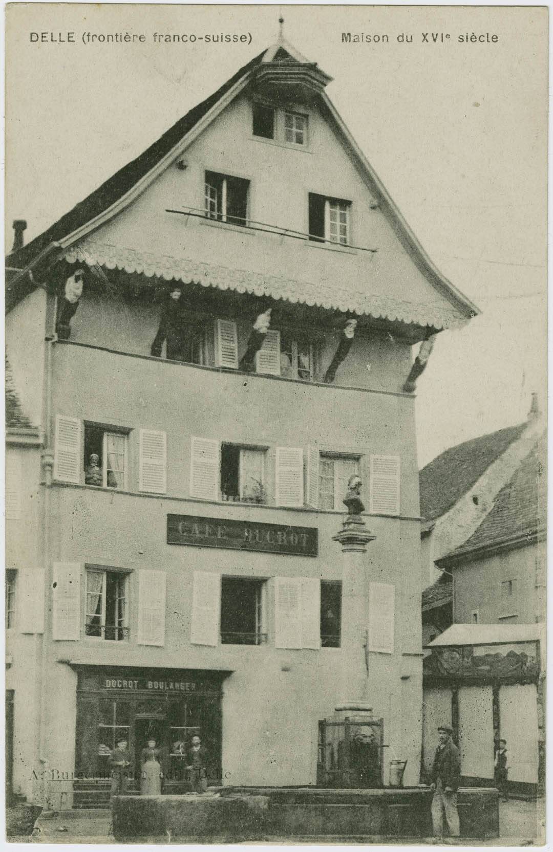 Delle (frontière franco-suisse), maison du XVIe
                                siècle.